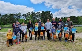Koło Miejskie Polskiego Związku Wędkarskiego we Włoszczowie w minioną niedzielę zorganizowało zawody dla dzieci na Biadaszku. 12