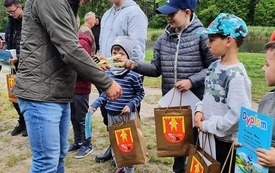 Koło Miejskie Polskiego Związku Wędkarskiego we Włoszczowie w minioną niedzielę zorganizowało zawody dla dzieci na Biadaszku. 16