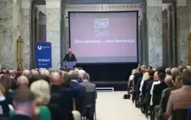 W konferencji uczestniczyli przedstawiciele samorządu włoszczowskiego i ościennych gmin. 7
