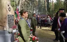 Uroczystość patriotyczna na Pękowcu. 26