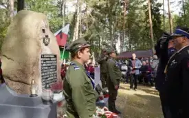 Uroczystość patriotyczna na Pękowcu. 27