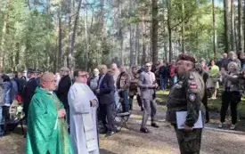 Uroczystość patriotyczna na Pękowcu. 32