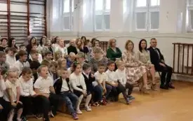 Sztandar to nie tylko tkanina, lecz idea, kt&oacute;ra uczy,  jak w codzienności nie zapominać o wartościach, kt&oacute;re tworzą naszą małą ojczyznę.  8