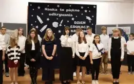 Sztandar to nie tylko tkanina, lecz idea, kt&oacute;ra uczy,  jak w codzienności nie zapominać o wartościach, kt&oacute;re tworzą naszą małą ojczyznę.  9