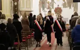 Sztandar to nie tylko tkanina, lecz idea, kt&oacute;ra uczy,  jak w codzienności nie zapominać o wartościach, kt&oacute;re tworzą naszą małą ojczyznę.  21