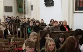 Sztandar to nie tylko tkanina, lecz idea, kt&oacute;ra uczy,  jak w codzienności nie zapominać o wartościach, kt&oacute;re tworzą naszą małą ojczyznę.  25