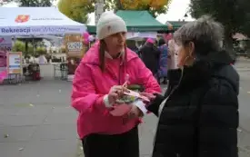 Włoszczowa. Akcja promująca profilaktykę raka piersi - R&oacute;żowy Październik. 5