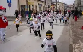 Pięknie jest świętować na sportowo. Tak było 11 listopada 2025 r. we Włoszczowie. 5