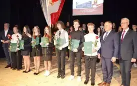 Gala wręczenia stypendi&oacute;w burmistrza Włoszczowy Grzegorza Dziubka. 55