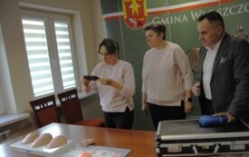 Włoszczowskie Amazonki będą mogły prowadzić akcje edukacyjno-profilaktyczne dzięki modelom podarowanym przez gminę. 2