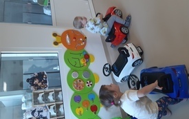 Burmistrz Grzegorz Dziubek odwiedził dzisiaj Samorządowy Żłobek w Łachowie. 7