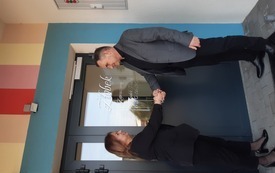 Burmistrz Grzegorz Dziubek odwiedził dzisiaj Samorządowy Żłobek w Łachowie. 15