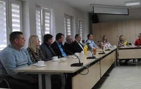 Z okazji święta gospodarzy sołectw burmistrz Grzegorz Dziubek zaprosił sołtys&oacute;w na spotkanie. 3