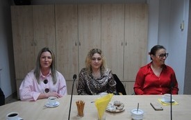 Z okazji święta gospodarzy sołectw burmistrz Grzegorz Dziubek zaprosił sołtys&oacute;w na spotkanie. 9