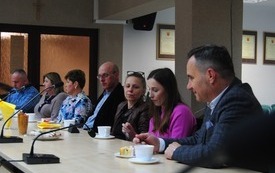 Z okazji święta gospodarzy sołectw burmistrz Grzegorz Dziubek zaprosił sołtys&oacute;w na spotkanie. 15