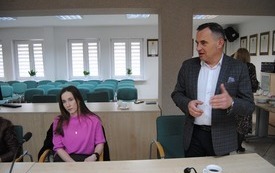 Z okazji święta gospodarzy sołectw burmistrz Grzegorz Dziubek zaprosił sołtys&oacute;w na spotkanie. 19