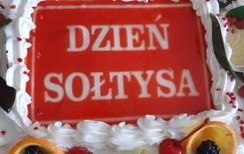 Z okazji święta gospodarzy sołectw burmistrz Grzegorz Dziubek zaprosił sołtys&oacute;w na spotkanie. 21