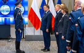   Minister Marcin Kierwiński odznaczył medalami im. podkom. Policji Andrzeja Struja funkcjonariuszki i funkcjonariuszy, kt&oacute;rzy podczas służby lub poza nią ratowali innych z narażeniem własnego życia i 2