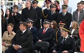 Dworzec kolejowy w Kielcach z imieniem generała Franciszka Kamińskiego. Uroczystość z udziałem władz i kombatant&oacute;w. 12