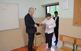 Egzamin &oacute;soklasisty w szkołach gminy Włoszczowa. 9