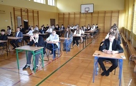 Egzamin &oacute;soklasisty w szkołach gminy Włoszczowa. 11