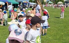 OSiR wraz partnerami po raz kolejny zorganizował Dzień Dziecka i połączył z Dniem Matki.  66
