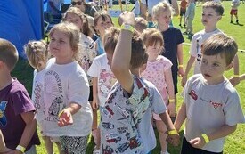 OSiR wraz partnerami po raz kolejny zorganizował Dzień Dziecka i połączył z Dniem Matki.  111