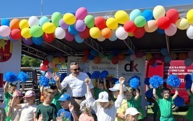 OSiR wraz partnerami po raz kolejny zorganizował Dzień Dziecka i połączył z Dniem Matki.  116