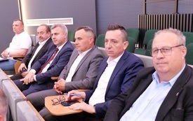 W Świętokrzyskim Urzędzie Wojew&oacute;dzkim odbyła się gra decyzyjna.  4