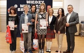 W konkursie udział wzięli uczniowie klas VI&ndash;VIII reprezentujący cztery szkoły. 3