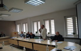 Przybywa rowerzyst&oacute;w na ruchliwej ulicy Partyzant&oacute;w. 12