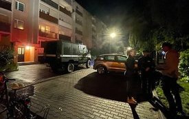  Niebezpieczne materiały znaleziono podczas przeszukiwania mieszkania na wloszczowskim osiedlu Armii Krajowej. 2