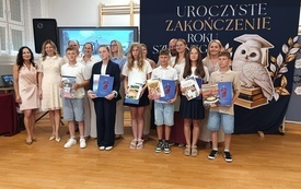 Zakończenie roku szkolnego w plac&oacute;wkach Gminy Wloszczowa. 98