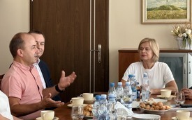 We włoszczowskim magistracie Wiceminister Bożena Żelazowska rozmawiała z pracownikami urzędu i jednostek kultury (13).jpeg