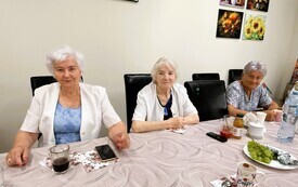 Wyjątkowy jubileusz w Klubie Seniora. 90. urodziny najstarszej seniorki (5)