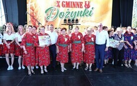 Jeżowice z pięknym wieńcem na Dożynkach Powiatowo-Gminnych (7)