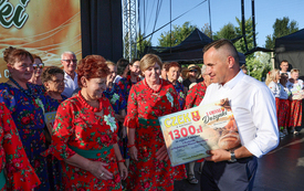 Jeżowice z pięknym wieńcem na Dożynkach Powiatowo-Gminnych (6)