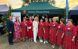 Koło Gospodyń Wiejskich Jeżowice reprezentowało Gminę Włoszczowa na Dożynkach Powiatowo-Gminnych w Seceminie  (9)