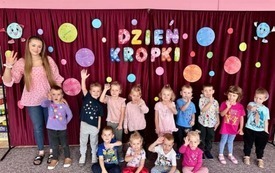 Międzynarodowy Dzień Kropki w Przedszkolu Samorządowym Nr 2 we Włoszczowie 14