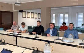 Radni obradowali nad projektami uchwał przed jutrzejszą sesją 2