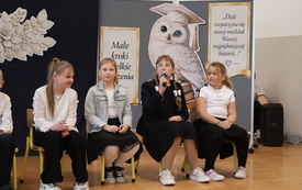 Ślubowanie uczni&oacute;w klasy pierwszej i Dzień Edukacji Narodowej w Czarncy  7
