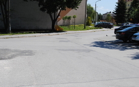 Gmina podpisała umowę z firmą Dukt na remont drogi, na osiedlu Brożka. 1