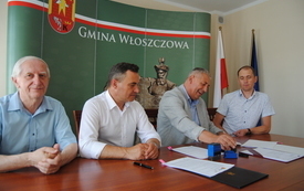 Gmina podpisała umowę z firmą Dukt na remont drogi, na osiedlu Brożka. 8