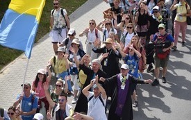 41. Kielecka Piesza Pielgrzymka na Jasną G&oacute;rę po dw&oacute;ch latach idzie według starych zasad - znowu jest 13 grup. 2