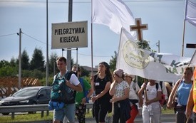 41. Kielecka Piesza Pielgrzymka na Jasną G&oacute;rę po dw&oacute;ch latach idzie według starych zasad - znowu jest 13 grup. 4