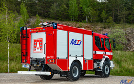 Średni pojazd ratowniczo - gaśniczy marki Renault. 1