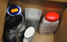 Dary to przede wszystkim kosmetyki do higieny osobistej, chemia gospodarcza i pampersy oraz artykuły żywnościowie. 2