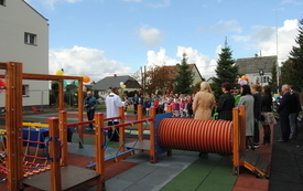 Otwarcie placu zabaw w Koniecznie. 27