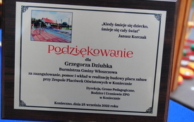 Otwarcie placu zabaw w Koniecznie. 53