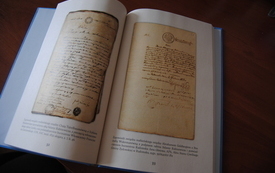 Gmina Włoszczowa uczciła pamięć Żyd&oacute;w &ndash; ofiar niemieckiej Akcji Reinhardt wyjątkową publikacją. 2